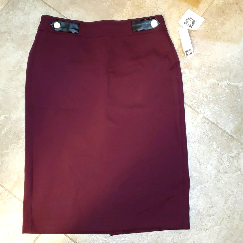 NWT WOMENS PENCIL SKIRTAnne klein maroon s…
